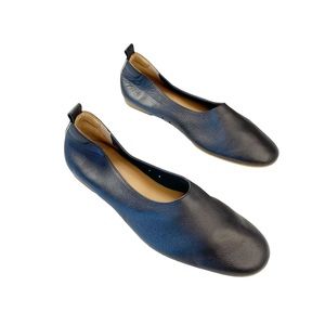 EVERLANE The Italian Leather Round Toe Day Glove Flats in Black